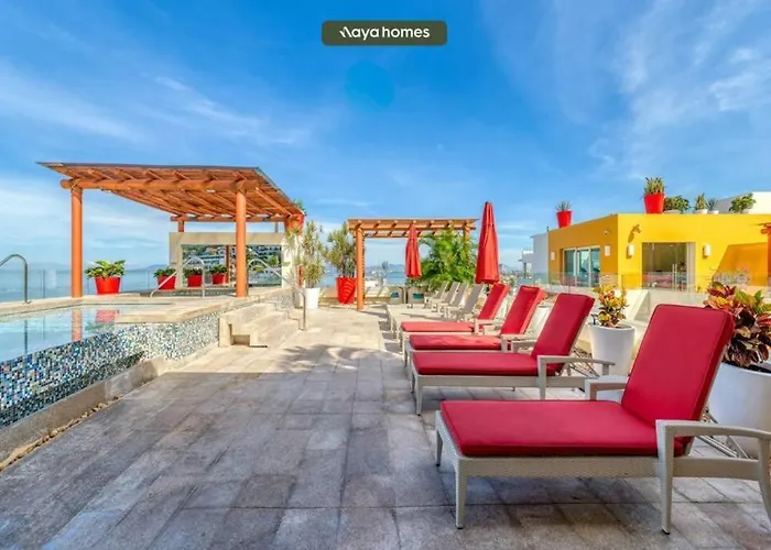 Chic Studio W/Rooftop Pool - Ocean View - King Bed